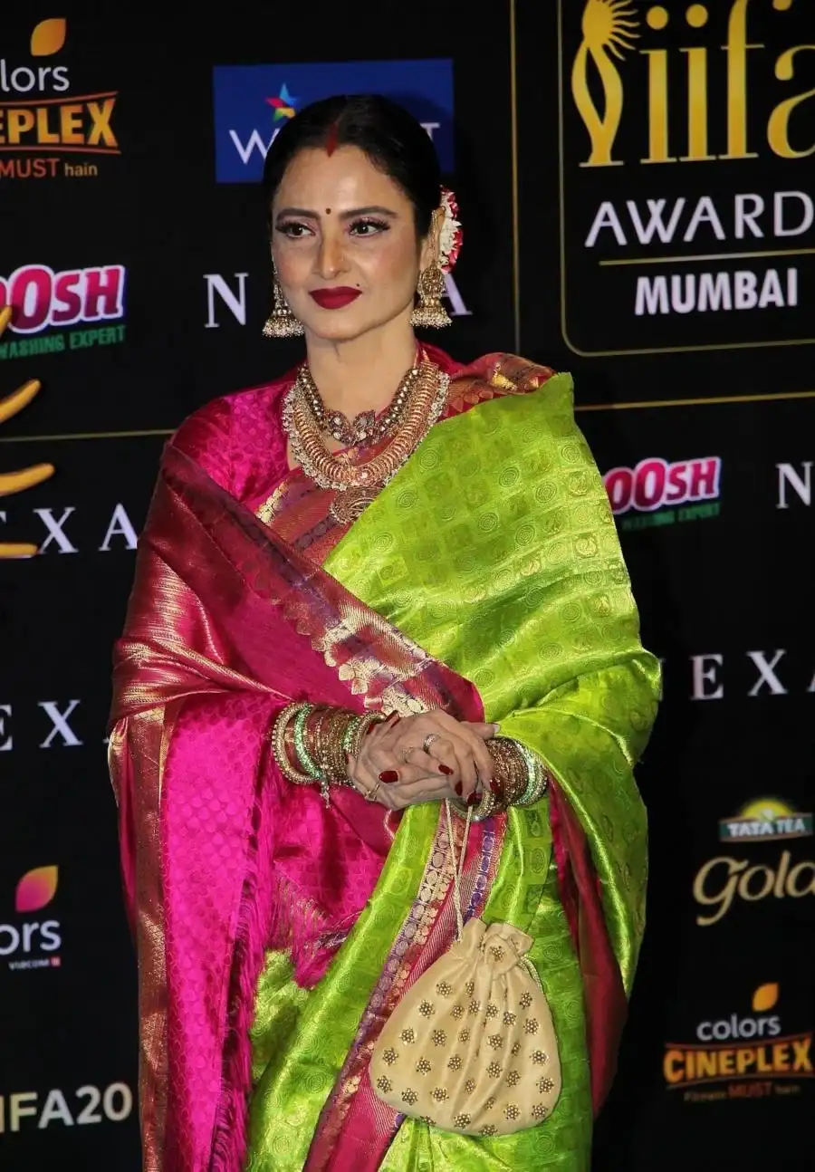 BOLLYWOOD ACTRESS REKHA AT THE GREEN CARPET OF THE IIFA ROCKS 6